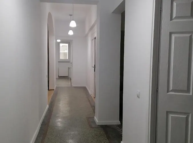 - Heart Of - Sector 1 - New Renovated - Open Space 부쿠레슈티