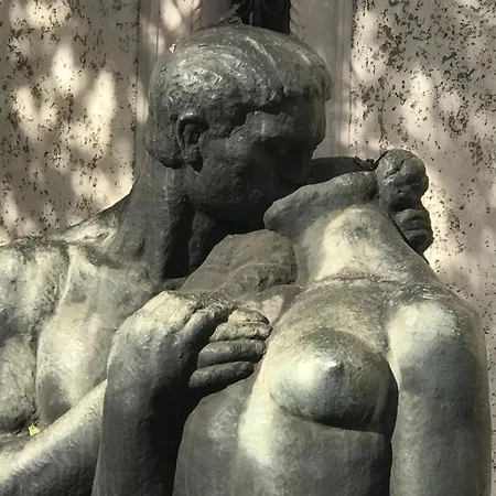 - Heart Of - Sector 1 - New Renovated - Open Space