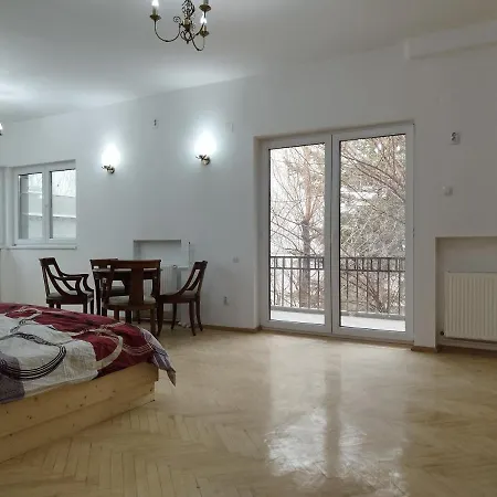 - Heart Of - Sector 1 - New Renovated - Open Space