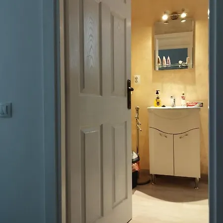 - Heart Of - Sector 1 - New Renovated - Open Space شقة