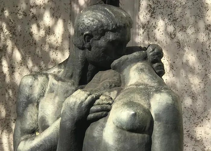 - Heart Of - Sector 1 - New Renovated - Open Space