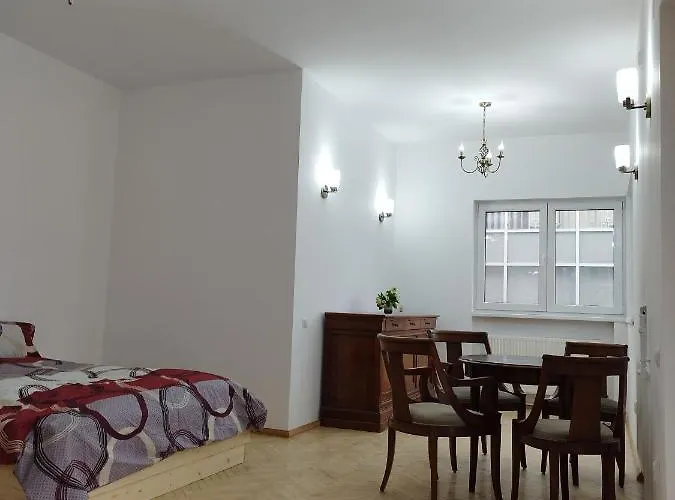 - Heart Of - Sector 1 - New Renovated - Open Space